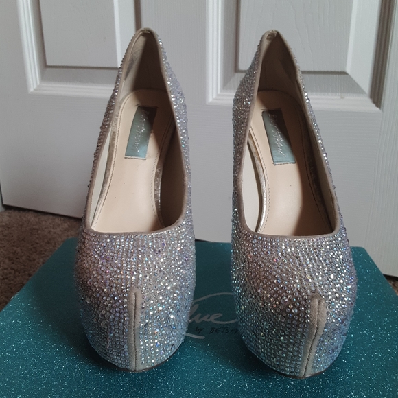 Betsey Johnson WISH Iridescent Platform Heels - Picture 5 of 10